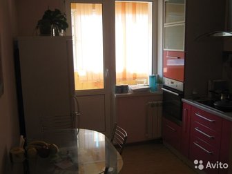 Продаю полноценную 2-комнатную квартиру в квартале 2000,  Престижный, удобный квартал, вся инфраструктура,  Квартира светлая, утренне-дневное солнце, окна выходят в Барнауле