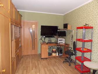 В центре г, Белгорода продаётся тёплая, уютная двухкомнатная квартира в монолитном доме, 
Продаётся с корпусной мебелью (современные встроенные шкафы-купе) и встроенной в Белгороде