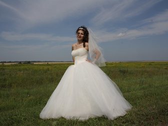 Скачать фото Свадебные платья Срочно продам очень красивое платье!1 32596959 в Бийске