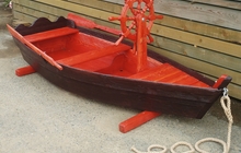 Лодка декоративная со штурвалом