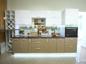 Продам новый кухонный гарнитур,  Крашенные  МДФ фасады,  Фурнитура Blum, 2 каргоРазмеры кухонного гарнитура: 2900*600/320*2140 мм,Размеры барной стойки: 1500*500*2140 в Калининграде