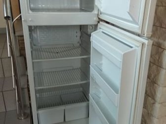 Холодильник  б/у высота 150  Документов нет Работает и холодильное и морозильное отделение  Выглядит нормально  Стоял в домике в саду Сейчас не пригодился в Кирове