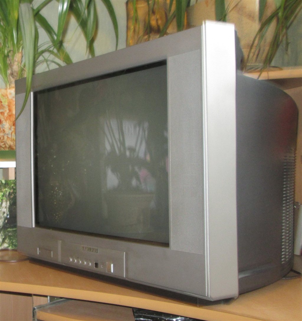 Старый телевизор самсунг 2000