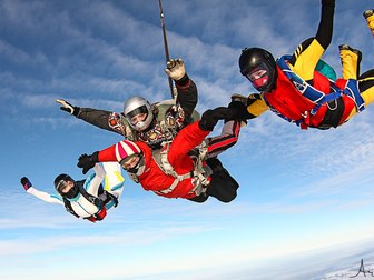 Увидеть фотографию  Путешествия и прыжки с парашютом по всему миру, 37735509 в Москве