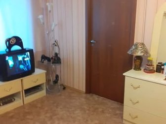 Квартира в обычном жилом состоянии, замена окон,труб, установлены счетчики , остаётся мебель и техника, один собственник, прямая продажа , торгАдрес: Мурманск, улица в Мурманске