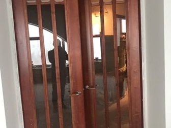 Двери деревянные 2 штуки в Мурманске