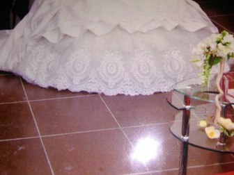 Увидеть фото Свадебные платья Продам шикарное, счастливое свадебное платье! 40389800 в Новосибирске