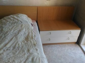 Увидеть фото Мебель для спальни продается спальный гарнитур 55493159 в Омске