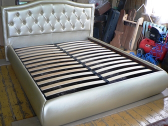 Просмотреть фото  Кровати с мягким изголовьем в каретной стяжке 68203349 в Омске