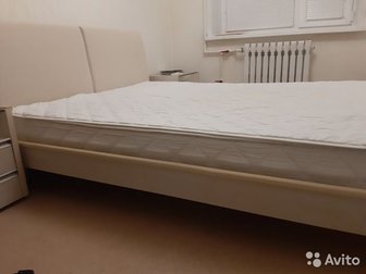 Продам кровать с матрацем,  Состояние отличное,  Спальное место 160#200,  самовывоз,самовынос, в Петропавловске-Камчатском