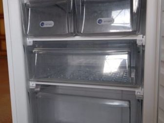 Холодильник Whirlpool в отличном состоянии в Рубцовске