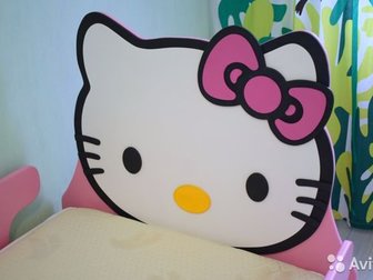 Детская кровать Hello Kitty,  Кроватка выполнена из МДФ, дерева и окрашена акриловыми красками,  Два выдвижных под кроватных ящика, Размерыкровати: длина 174 см; в Рубцовске