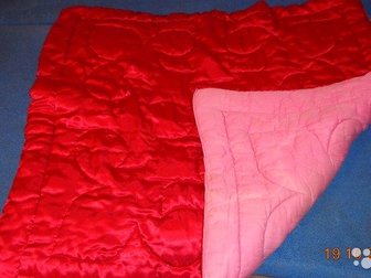 Детское одеяло красно -розового цвета,  Пододеяльник в подарок, Состояние: Б/у в Сарапуле