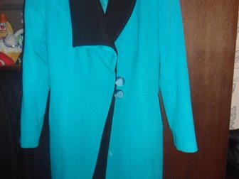Скачать бесплатно изображение Женская одежда Продам пальто 34585536 в Усинске