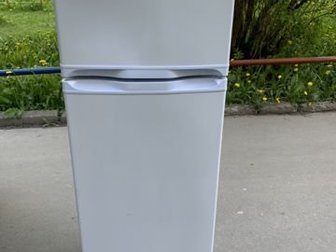 Продам двухкамерный холодильник «Саратов» в отличном состоянии! Расположение морозильной камеры -сверху, Приобретён 3 года назад,  За время эксплуатации никаких в Великом Новгороде