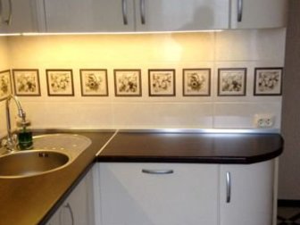 Кухня на заказ Расстановка мебели L-образная планировка удобна для функционального разделения кухонного пространства, сохранения возможности свободного перемещения в Воронеже